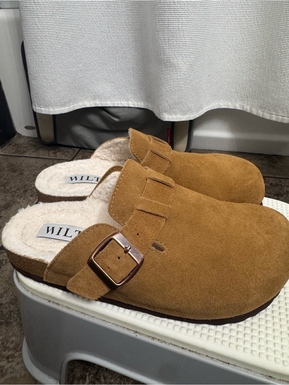 Women’s Wilt clogs size 7